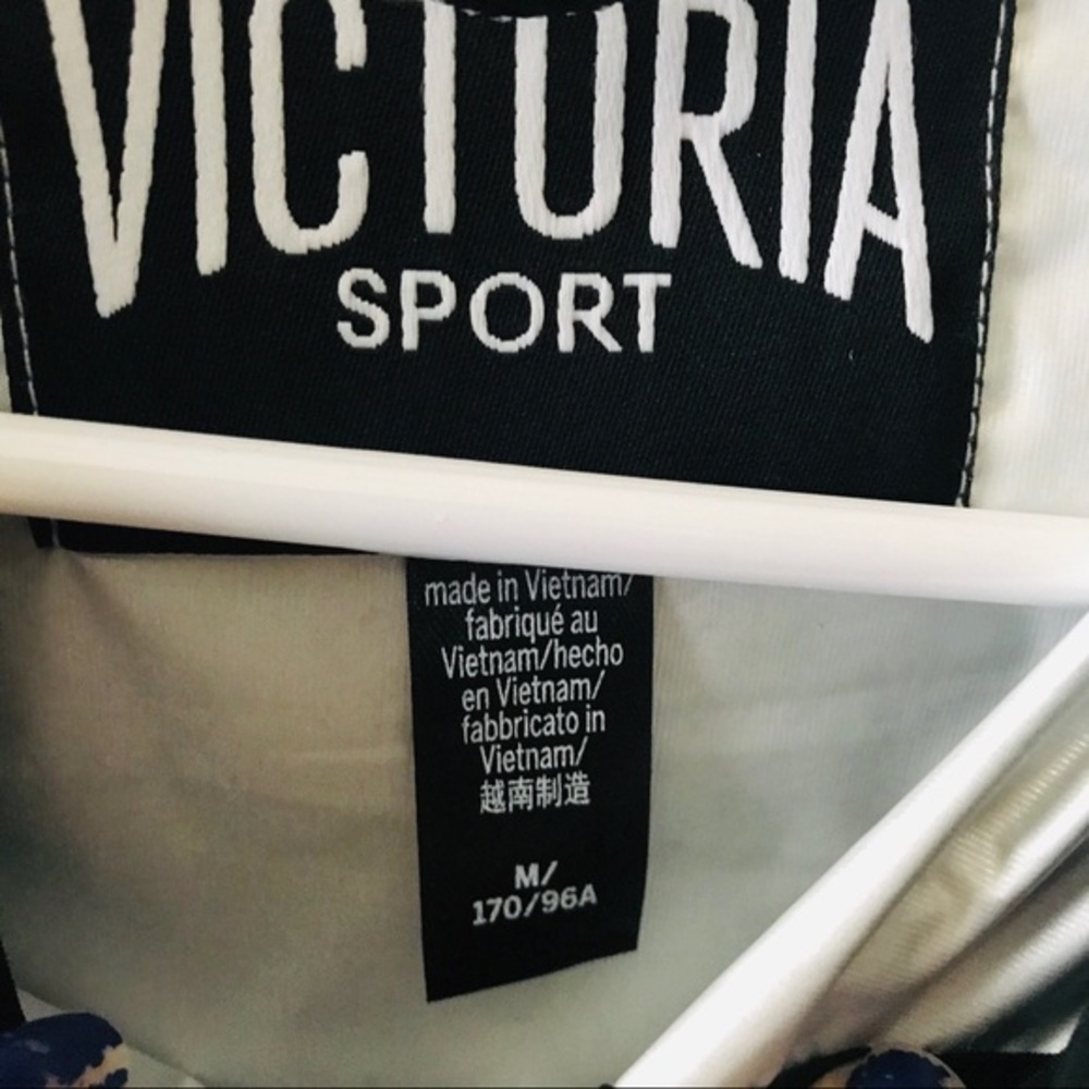 VICTORIA SPORT SILVER AND BLACK HOODIE MEDIUM - Picture 6 of 6